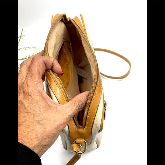 SOLD Gucci Vintage Monogram Crossbody Bag - Picture 15 of 16